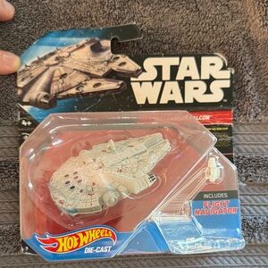 Hot Wheels Star Wars Millennium Falcon Die-Cast Toy